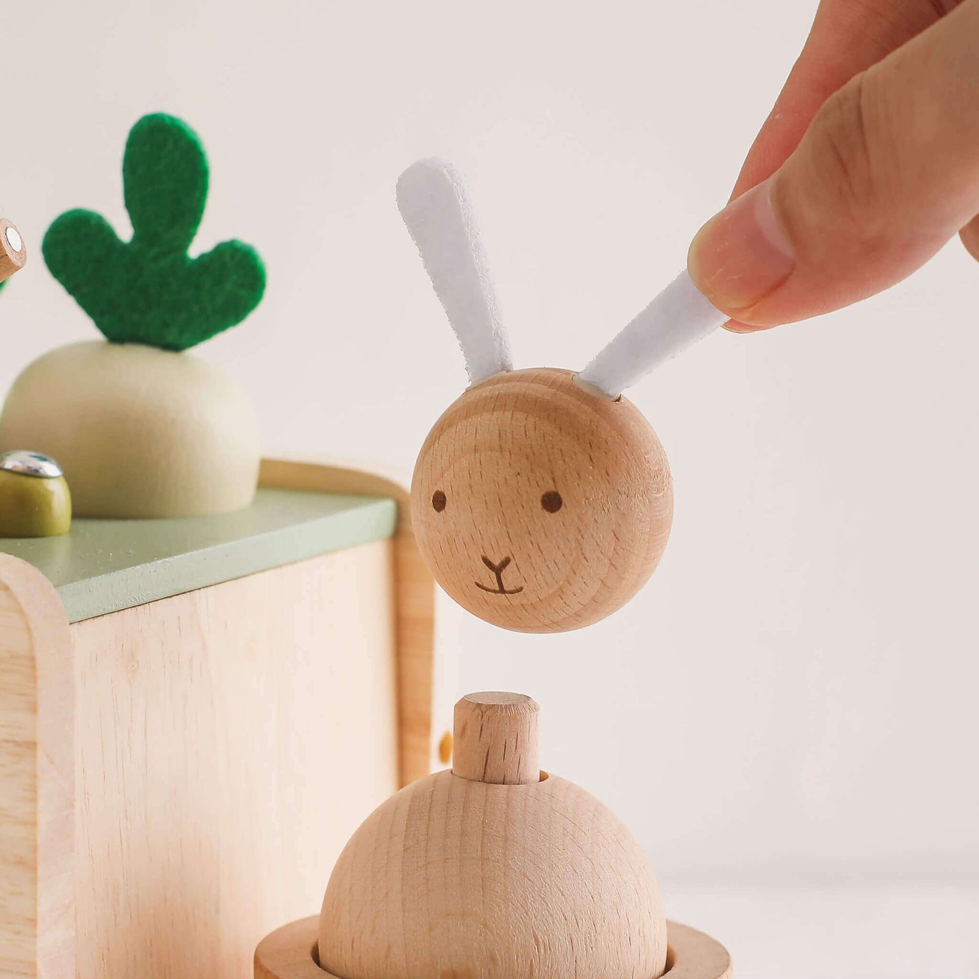 dettaglio-legno-montessori-coniglio-magnete